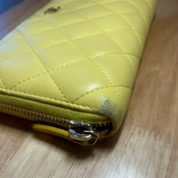 Authentic CHANEL Matelasse Yellow Lambskin Bi-Fold Zip Around Wallet - Picture 3 of 16